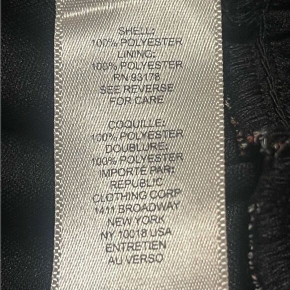 Philosophy Vibrant floral print blooms blouse. Size: Large Color: Black/Pink - Picture 12 of 14